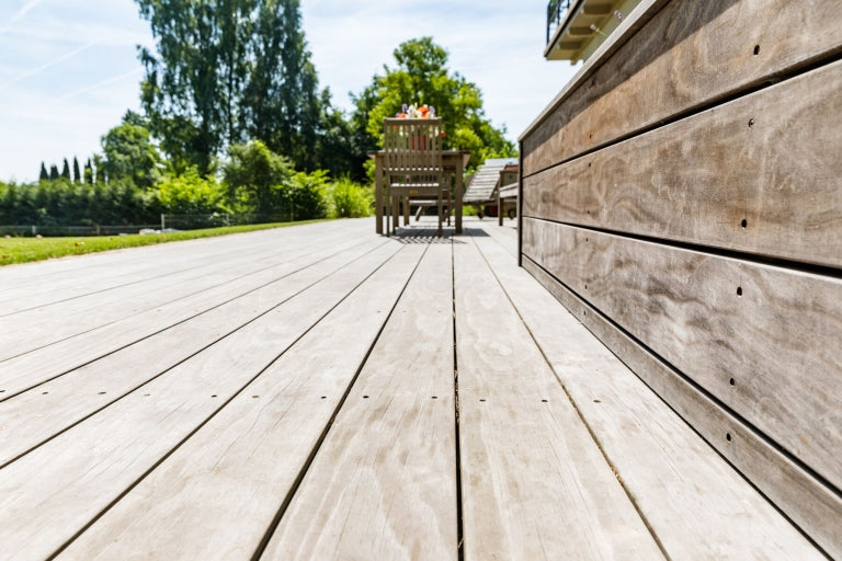 Accoya vs. Kebony: Ein sachlicher Vergleich