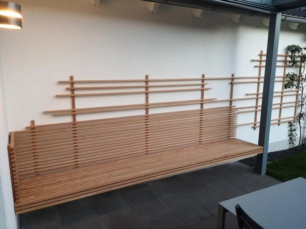 Lärchenleisten Bank – Filigrane Gartensitzgelegenheit mit Spalier - Holz Widmann - Meine Holzhandlung - Holz kaufen München