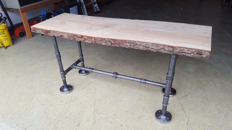 Kreativer Erlenholz-Couchtisch - Holz Widmann - Meine Holzhandlung - Holz kaufen München