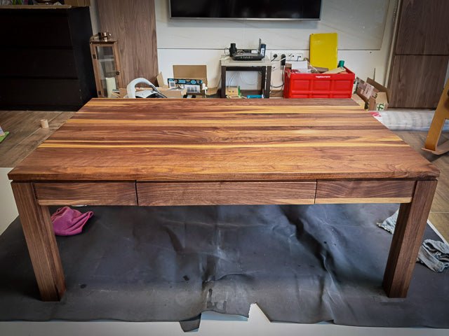 Nussbaum Couchtisch: Meisterhaftes Werk eines Hobby-Schreiners - Holz Widmann - Meine Holzhandlung - Holz kaufen München