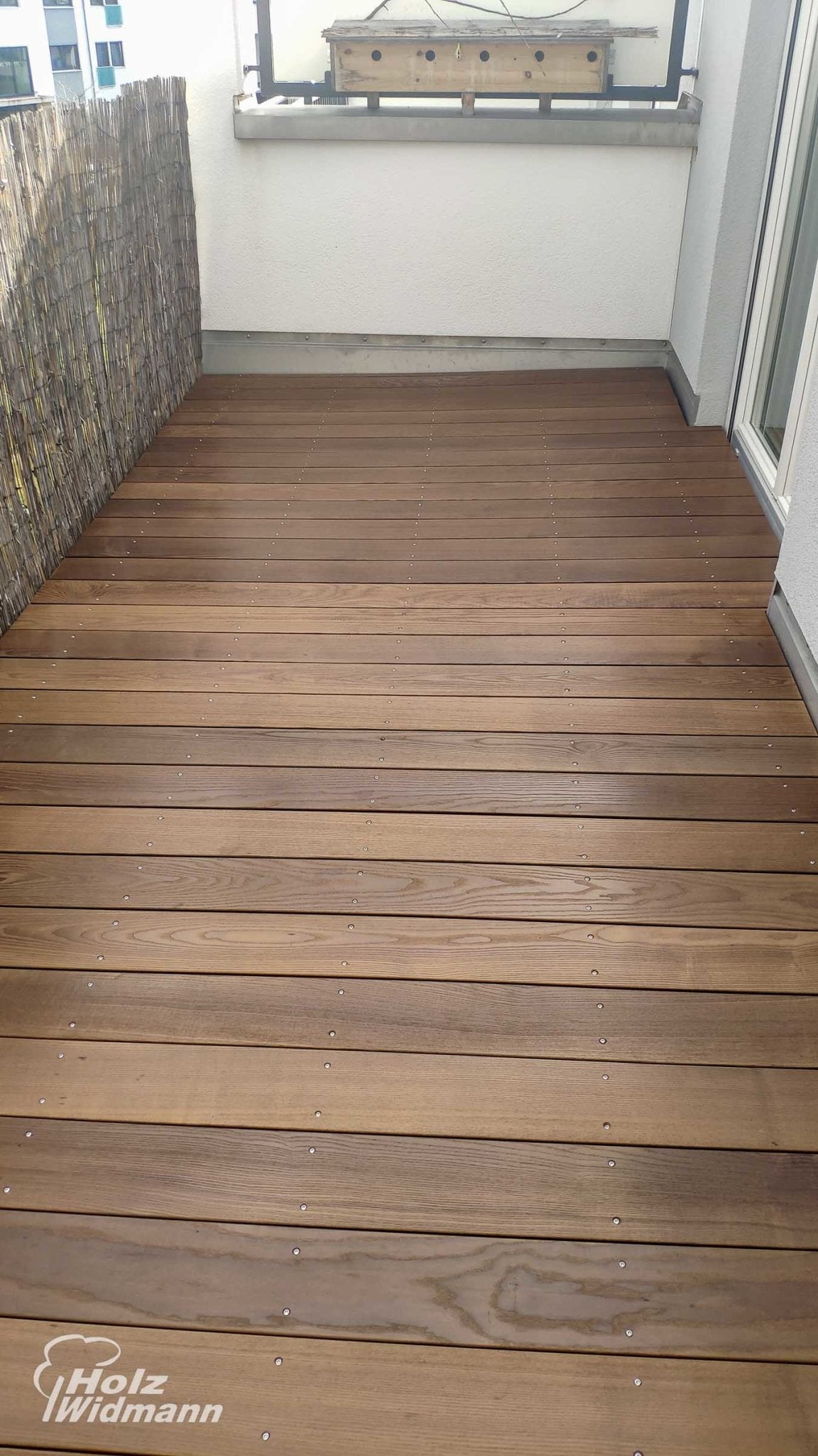 Thermoesche: Sichtbar verschraubt für eine stilvolle Balkongestaltung - Holz Widmann - Meine Holzhandlung - Holz kaufen München