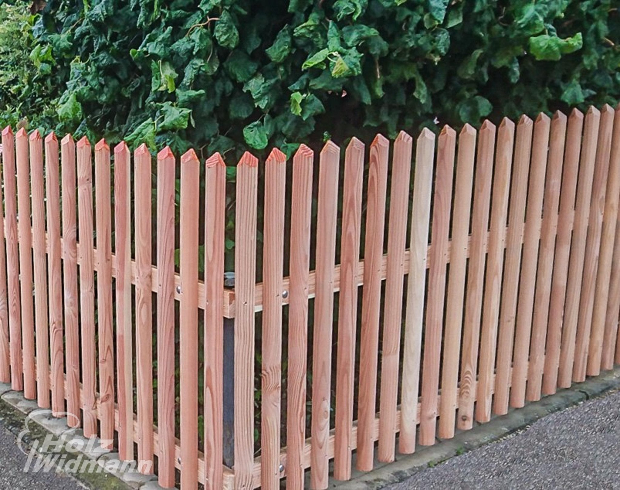 Douglasie Staketen 6cm Durchmesser (Zaunlatte halbrund) - kaufen Meine Holzhandlung - Holz kaufen München