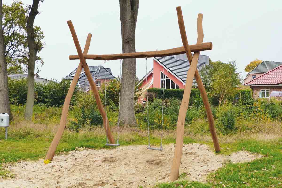 Robinienschaukel für den öffentlichen Bereich - kaufen Meine Holzhandlung - Holz kaufen München