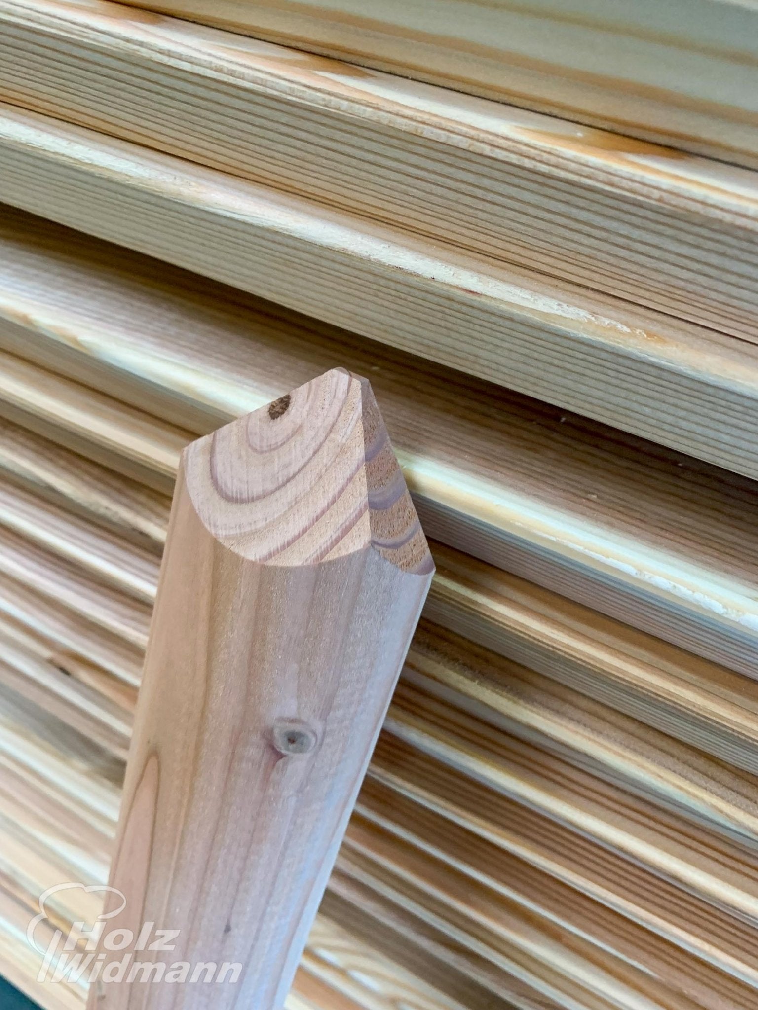 Douglasie Staketen 6cm Durchmesser (Zaunlatte halbrund) - kaufen Meine Holzhandlung - Holz kaufen München
