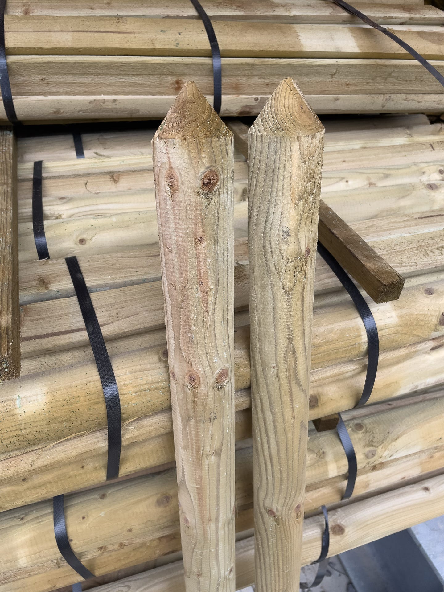 KDI Staketen 6cm Durchmesser (Zaunlatte halbrund) - kaufen Meine Holzhandlung - Holz kaufen München